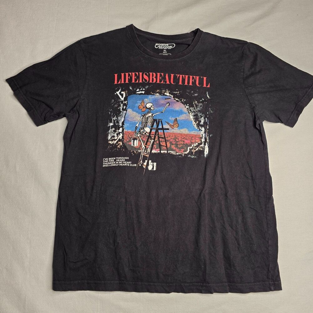 Massive Action Lonely Hearts Club Life Is Beautiful Mens XL Graphic T Shirt
